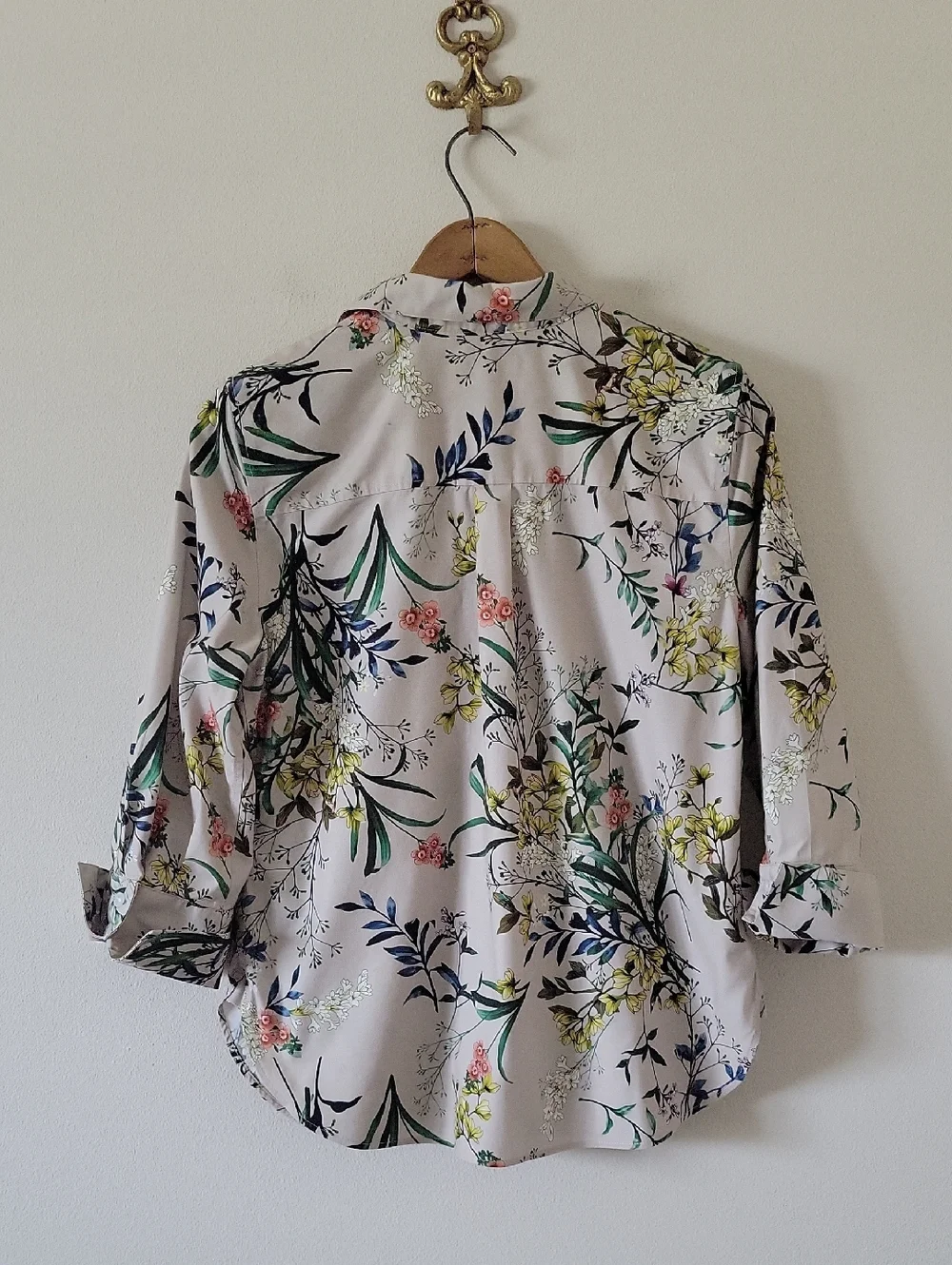 Chico's No Iron Tan Wildflower Print 3/4 Sleeve Button Down Shirt Size Small/6